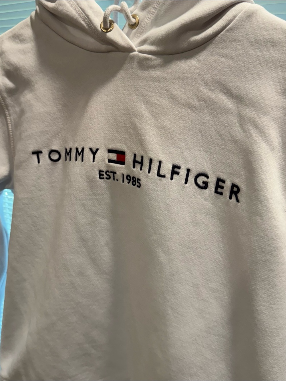 Tommy Hilfiger Women’s White Hoodie Hooded Sweatshirt
